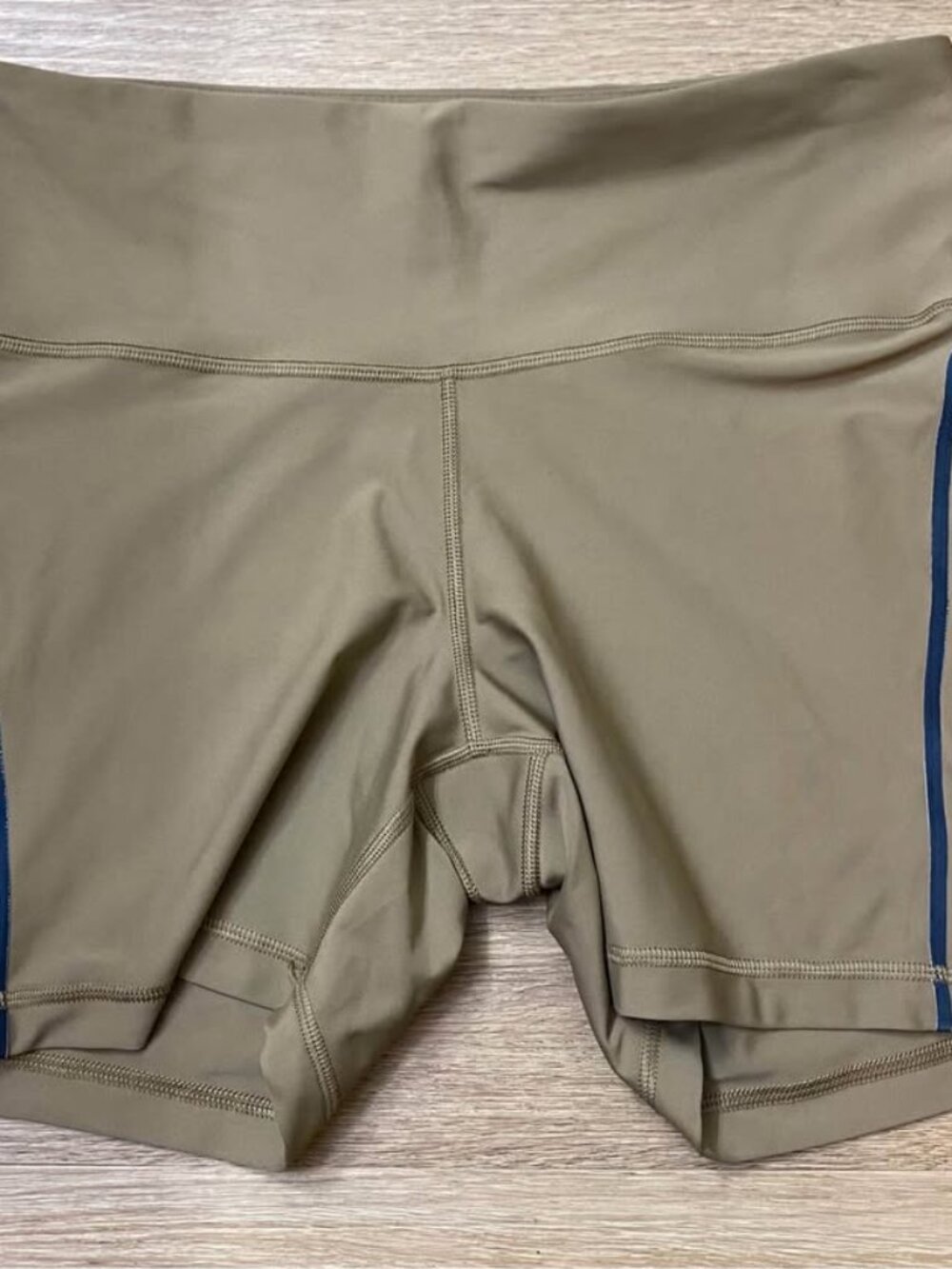 Athleta Interval Stash Ombre Tipped 5” Athletic Shorts – Women’s Large